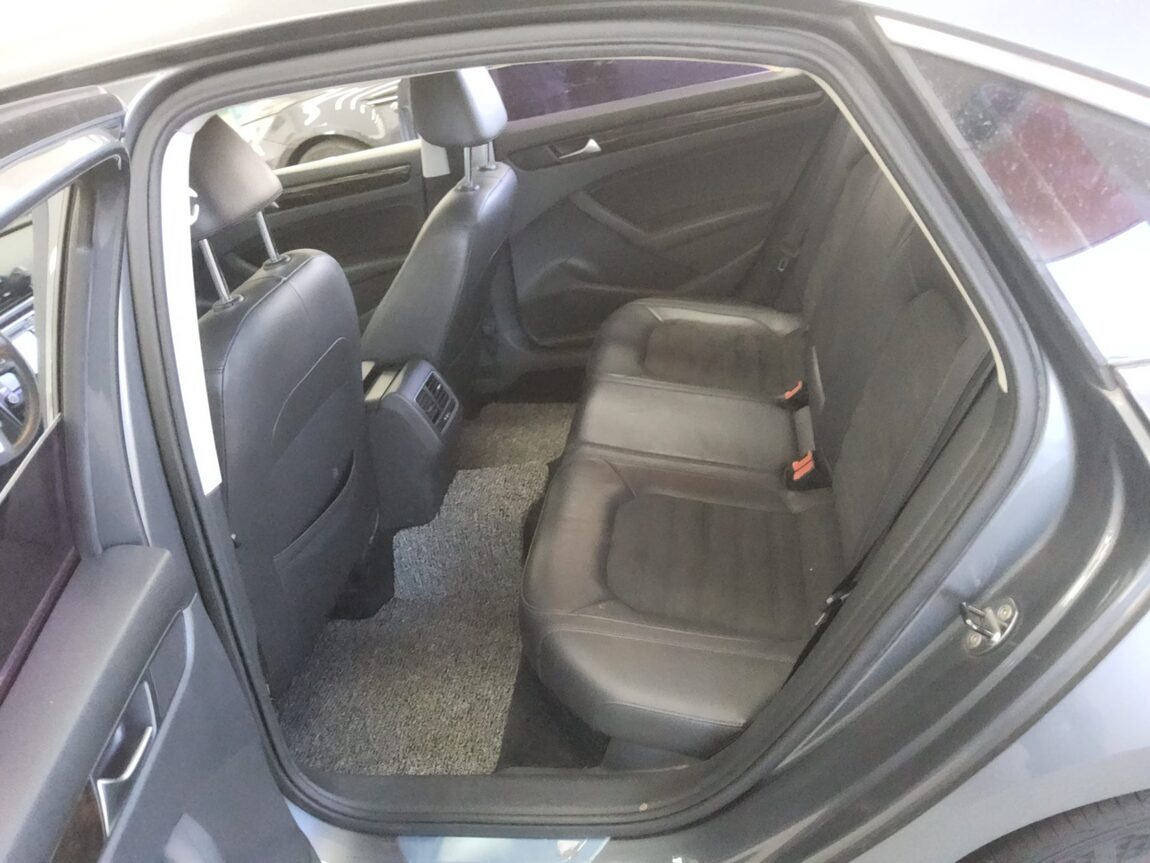VOLKSWAGEN THE NEW PASSAT (7TH GEN) 2.0 TDI 2014 - zdjęcie 12