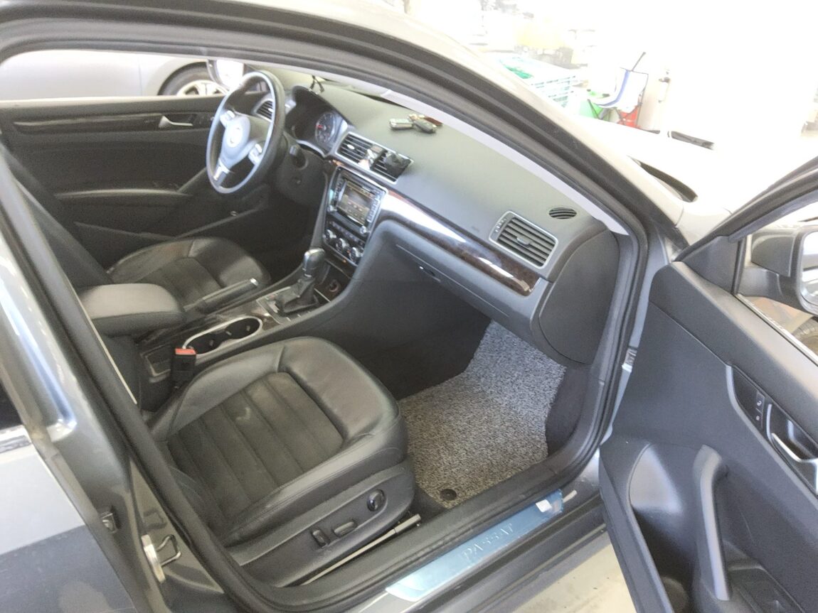 VOLKSWAGEN THE NEW PASSAT (7TH GEN) 2.0 TDI 2014 - zdjęcie 14