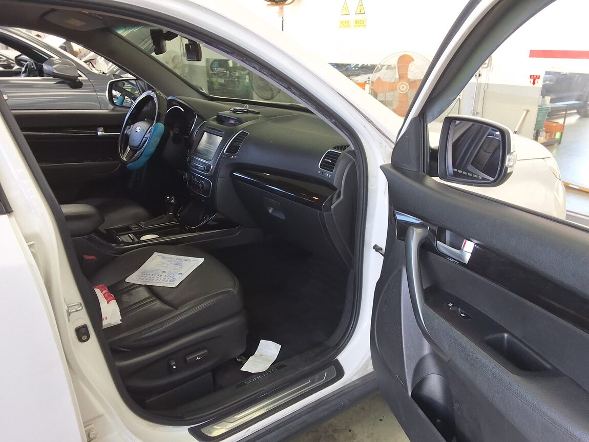 KIA NEW SORENTO R R2.0 2WD LIMITED 2014 - zdjęcie 14