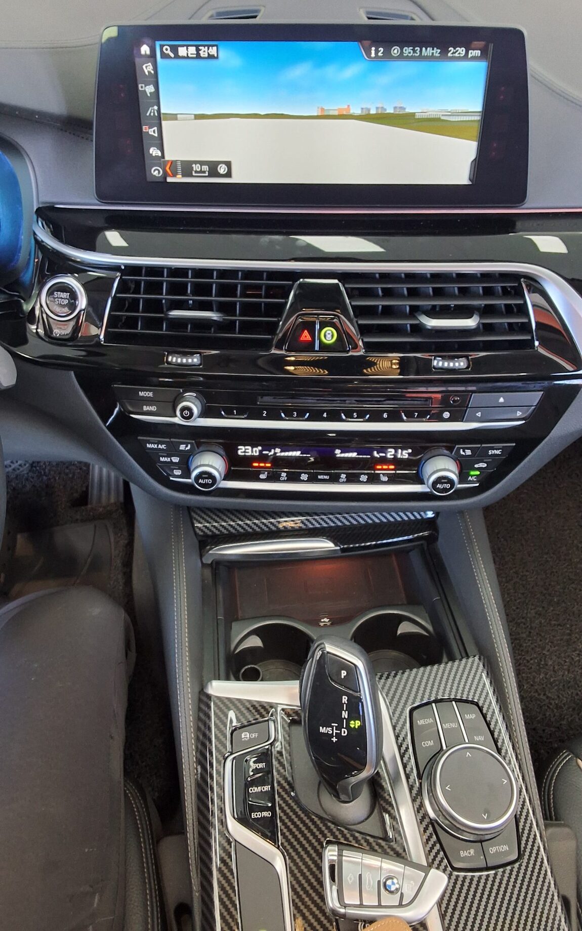 BMW 5 SERIES (7TH GEN) 520i LUXURY 2018 - zdjęcie 18