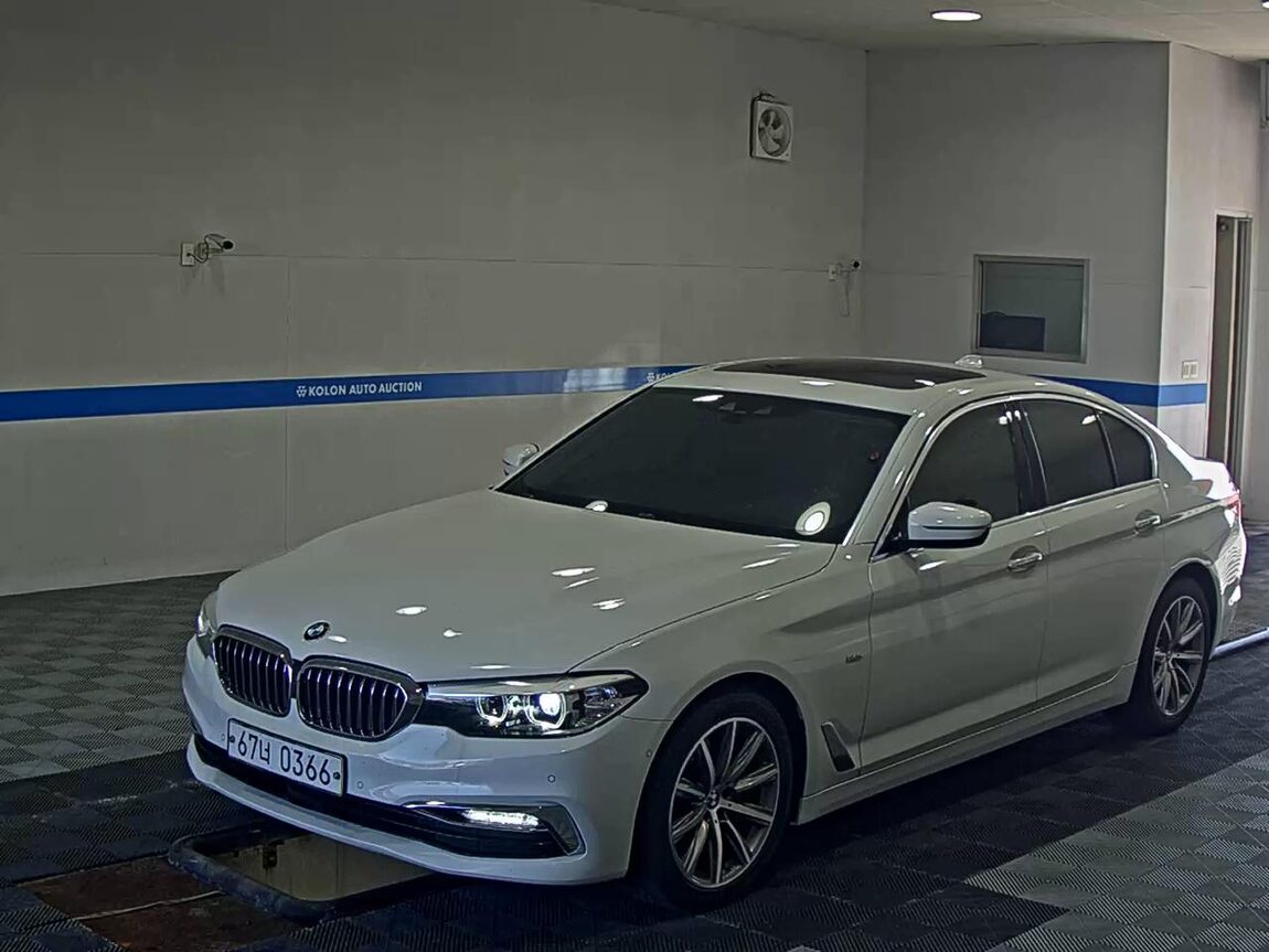 BMW 5 SERIES (7TH GEN) 520i LUXURY 2018 - zdjęcie 2