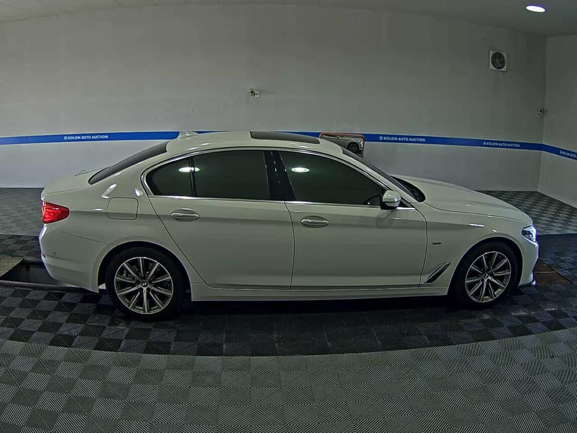 BMW 5 SERIES (7TH GEN) 520i LUXURY 2018 - zdjęcie 4