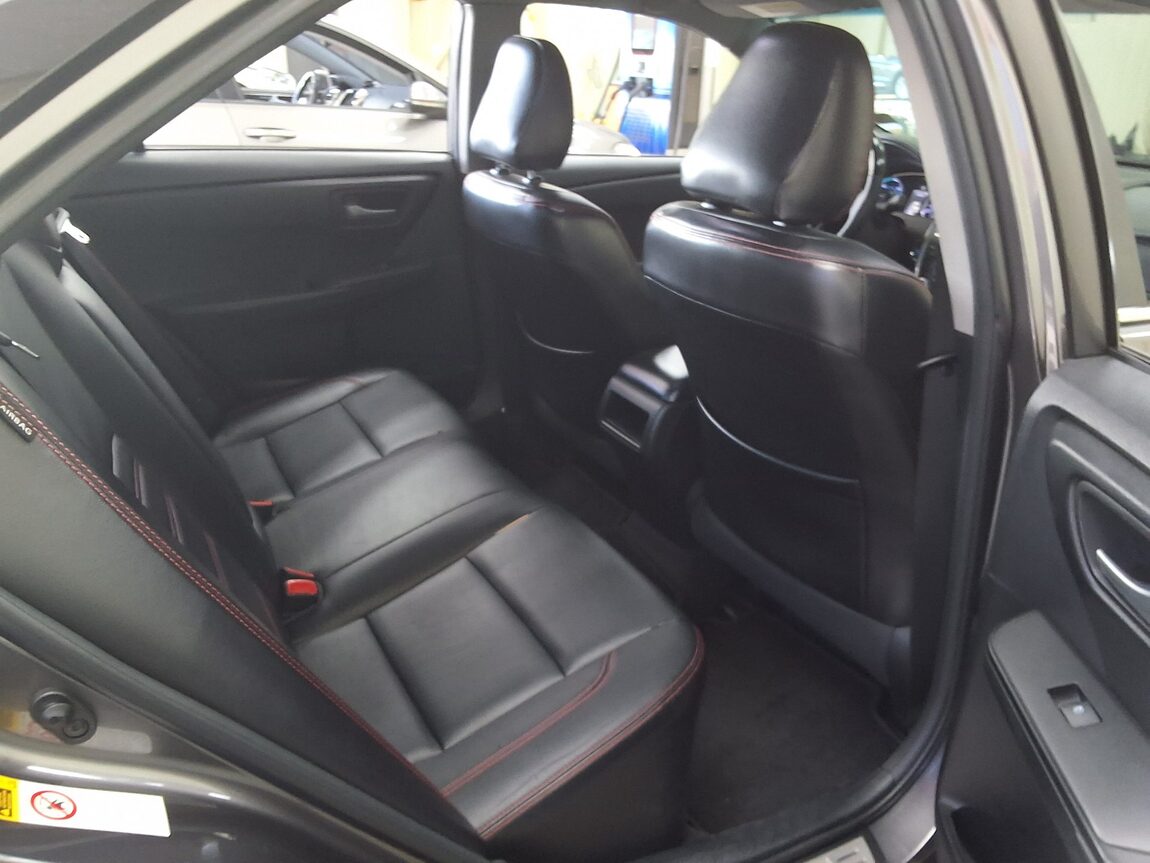 TOYOTA CAMRY (9TH GEN) 2.5 HYBRID LE 2016 - zdjęcie 14
