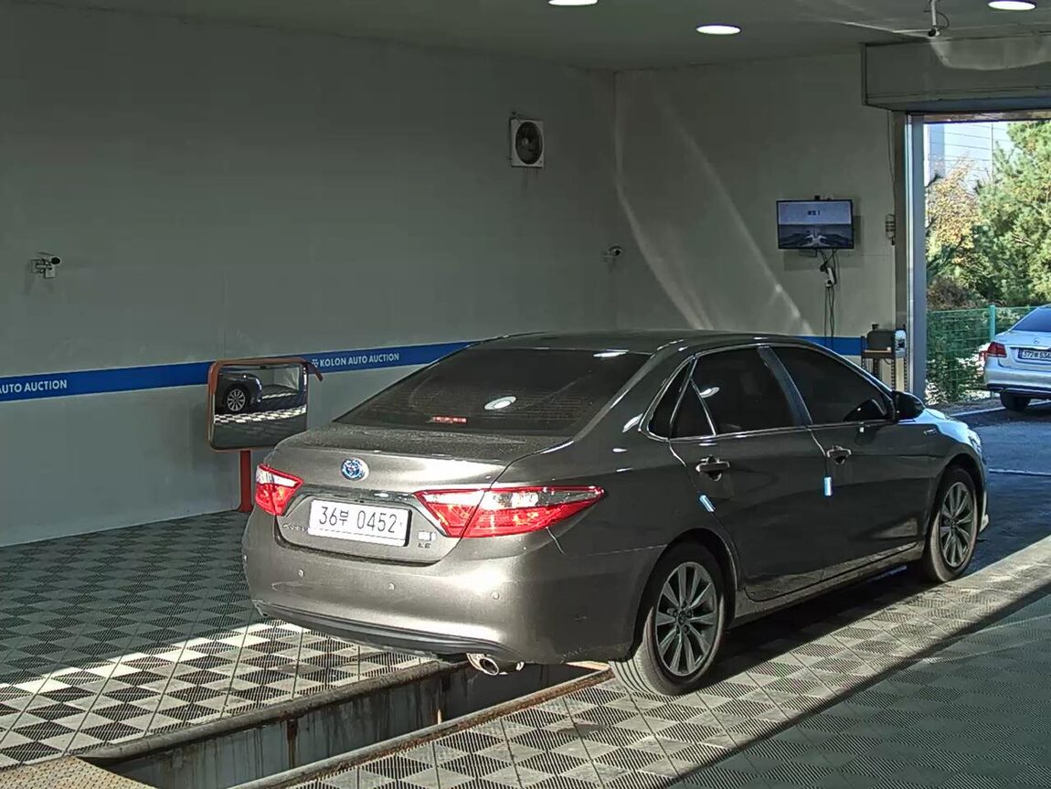 TOYOTA CAMRY (9TH GEN) 2.5 HYBRID LE 2016 - zdjęcie 5