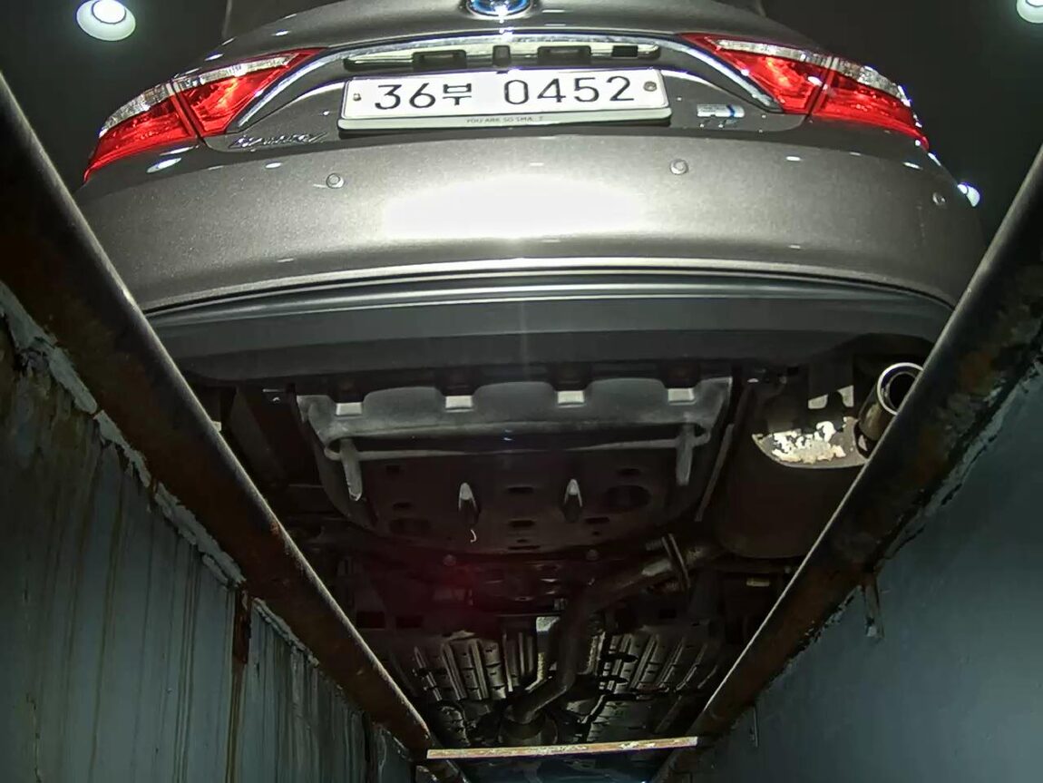 TOYOTA CAMRY (9TH GEN) 2.5 HYBRID LE 2016 - zdjęcie 8