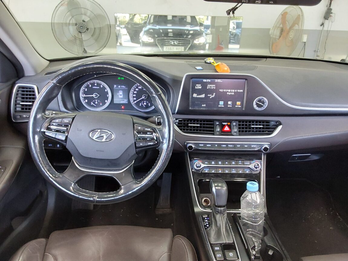 HYUNDAI GRANDEUR IG 2.4 GDi PREMIUM SPECIAL 2018 - zdjęcie 11