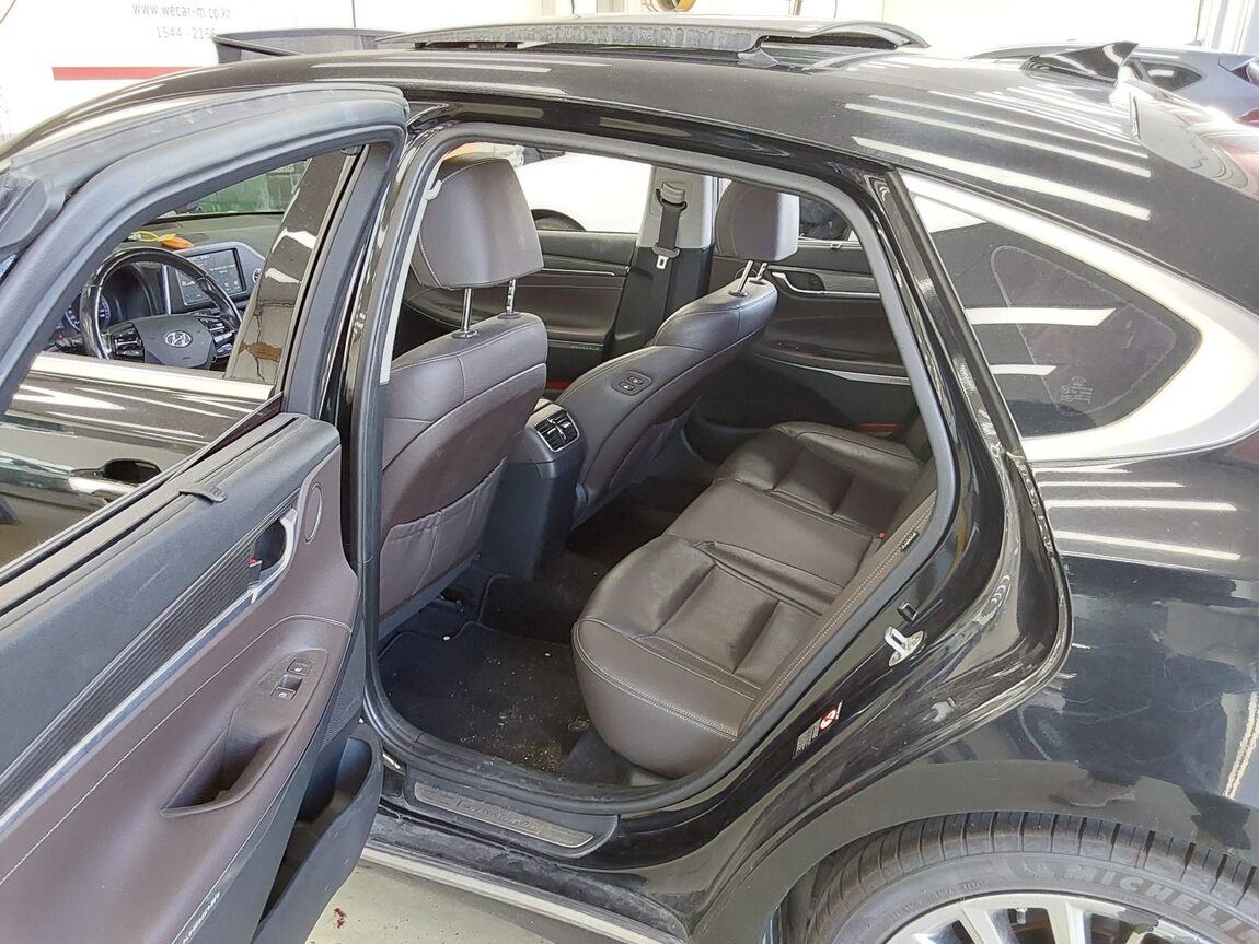 HYUNDAI GRANDEUR IG 2.4 GDi PREMIUM SPECIAL 2018 - zdjęcie 12