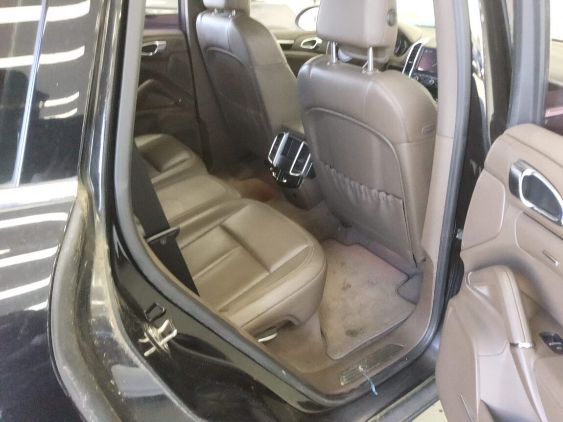 PORSCHE CAYENNE (2ND GEN) 4.8 S 2011 - zdjęcie 13