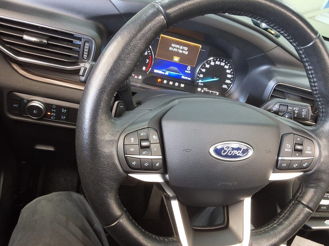 FORD EXPLORER (6TH GEN) 2.3 AWD LIMITED 2020 - zdjęcie 23