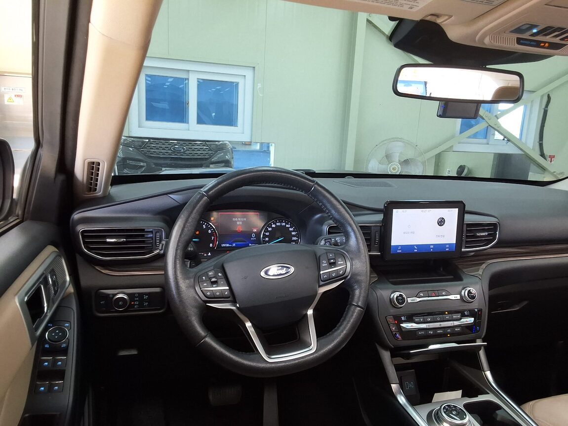 FORD EXPLORER (6TH GEN) 2.3 AWD LIMITED 2020 - zdjęcie 12
