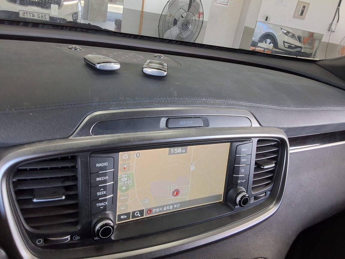 KIA THE NEW SORENTO DIESEL R2.2 2WD NOBLESSE SPECIAL 2019 - zdjęcie 17