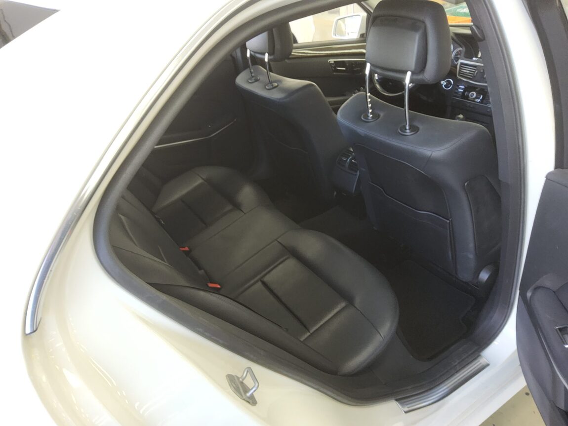 MERCEDES-BENZ E-CLASS (4TH GEN) E200 CGI BLUEEFFICIENCY 2011 - zdjęcie 13