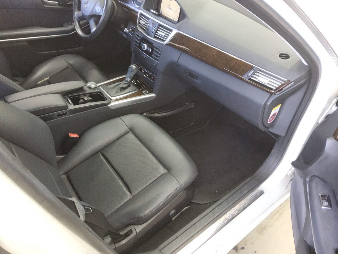 MERCEDES-BENZ E-CLASS (4TH GEN) E200 CGI BLUEEFFICIENCY 2011 - zdjęcie 14