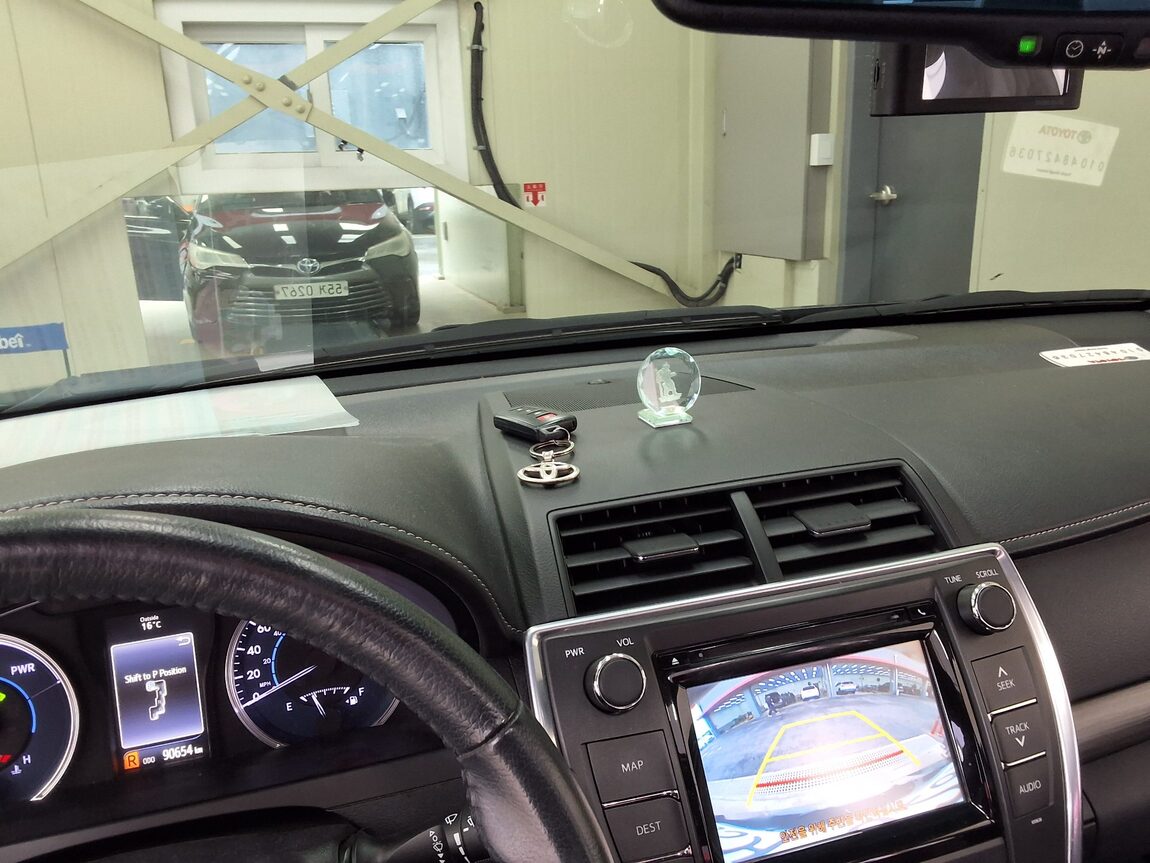 TOYOTA CAMRY (9TH GEN) 2.5 HYBRID XLE 2016 - zdjęcie 25