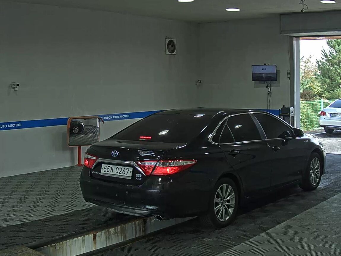 TOYOTA CAMRY (9TH GEN) 2.5 HYBRID XLE 2016 - zdjęcie 5