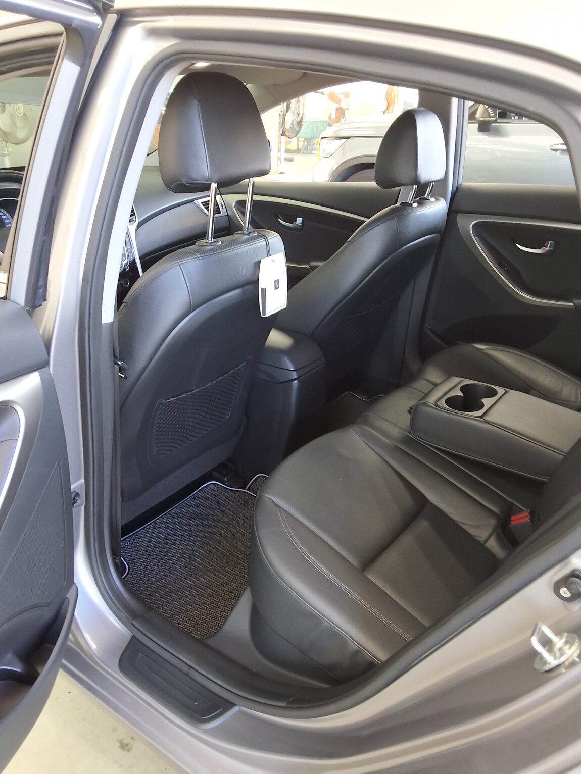 HYUNDAI NEW i30 1.6 VGT UNIQUE 2012 - zdjęcie 12