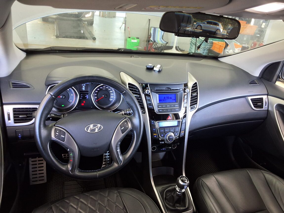 HYUNDAI NEW i30 1.6 VGT UNIQUE 2012 - zdjęcie 11