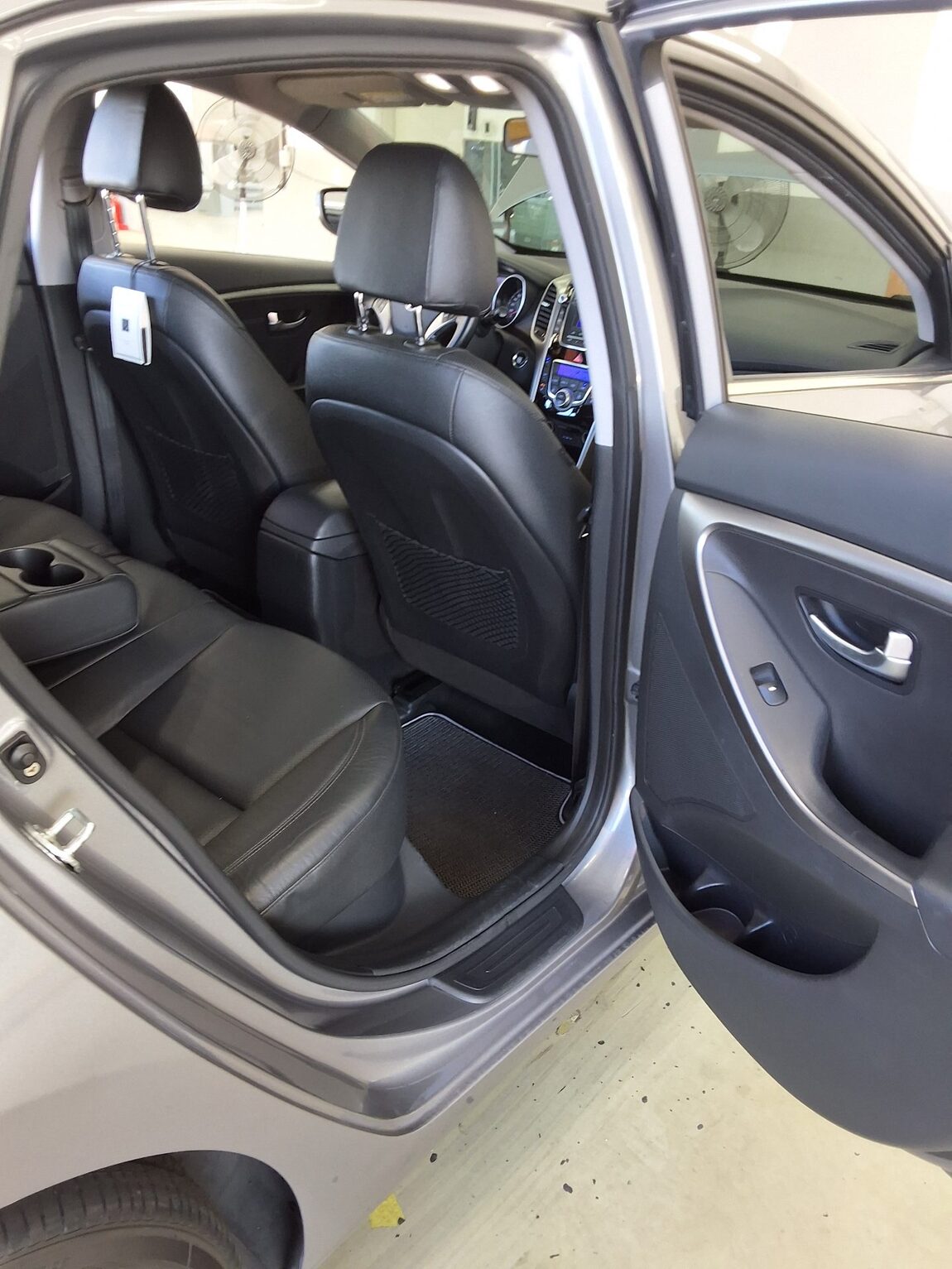 HYUNDAI NEW i30 1.6 VGT UNIQUE 2012 - zdjęcie 13