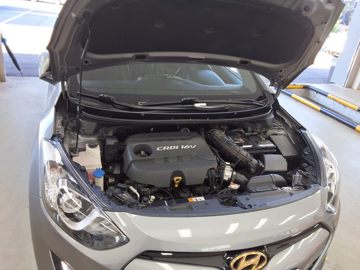 HYUNDAI NEW i30 1.6 VGT UNIQUE 2012 - zdjęcie 18