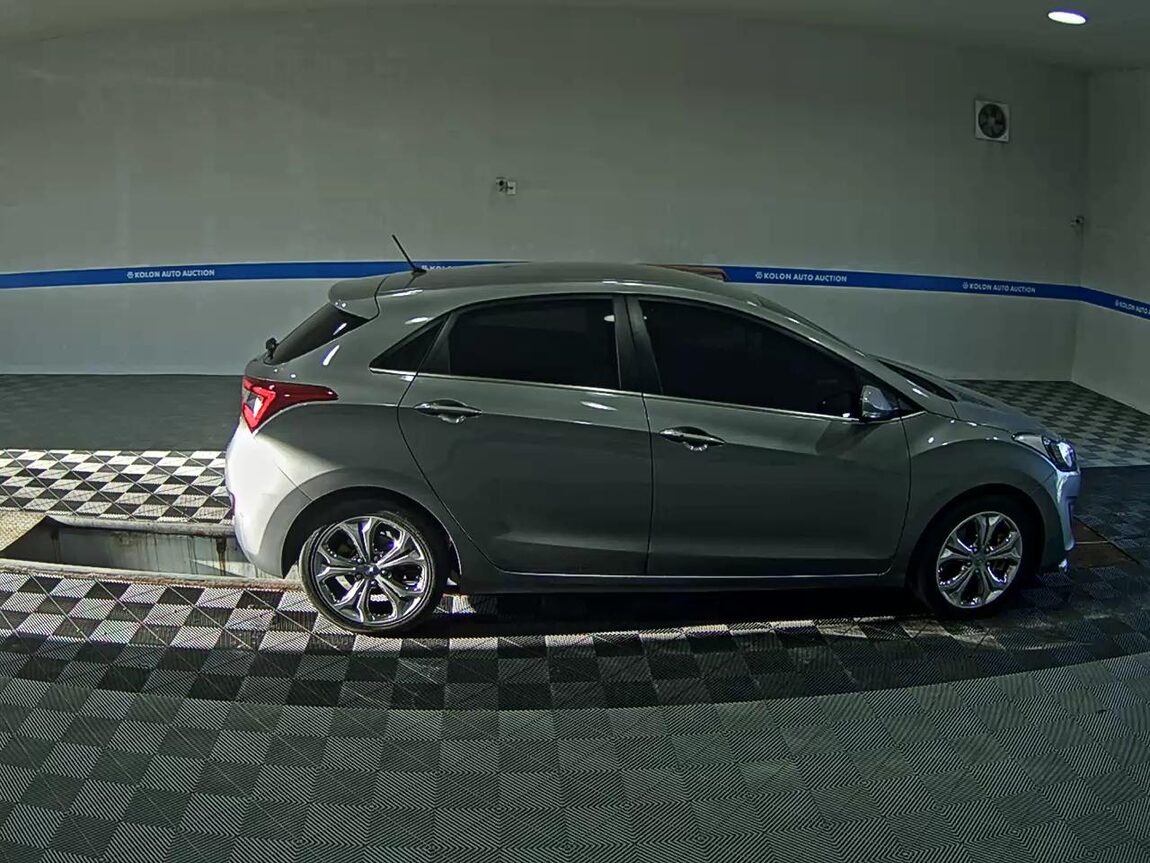HYUNDAI NEW i30 1.6 VGT UNIQUE 2012 - zdjęcie 4
