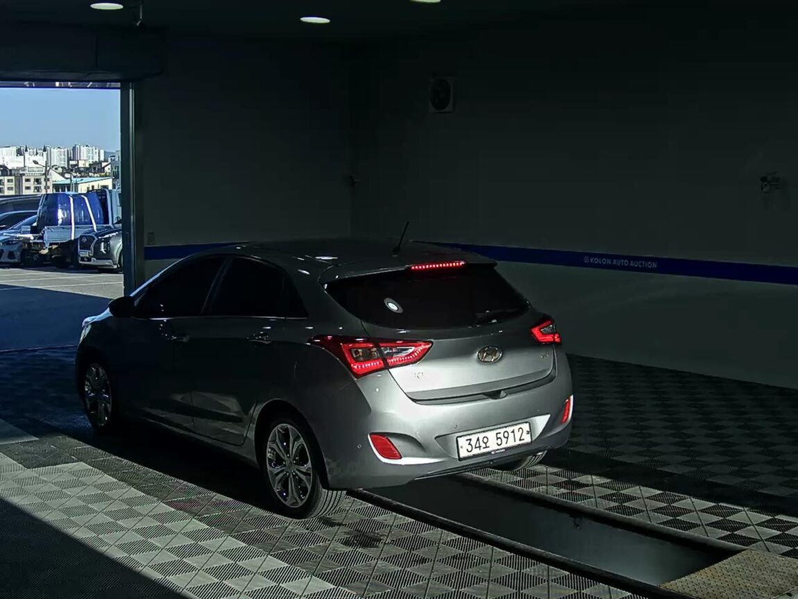 HYUNDAI NEW i30 1.6 VGT UNIQUE 2012 - zdjęcie 6