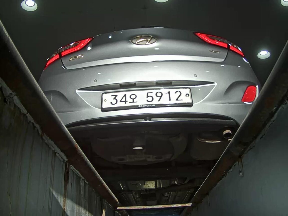 HYUNDAI NEW i30 1.6 VGT UNIQUE 2012 - zdjęcie 8