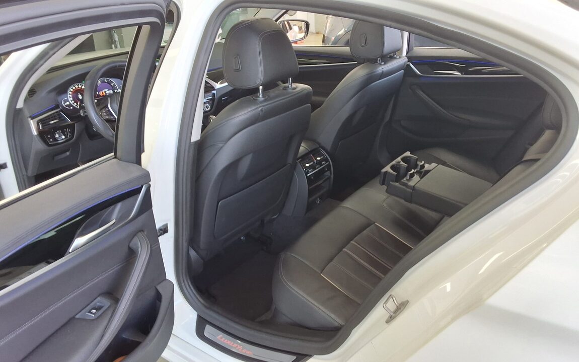 BMW 5 SERIES (7TH GEN) 520d LUXURY LINE SPECIAL 2018 - zdjęcie 12