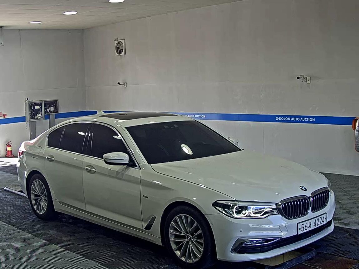 BMW 5 SERIES (7TH GEN) 520d LUXURY LINE SPECIAL 2018 - zdjęcie 3