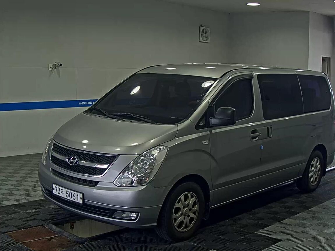 HYUNDAI GRAND STAREX 12-SEATER DIESEL CVX LUXURY 2015 - zdjęcie 2