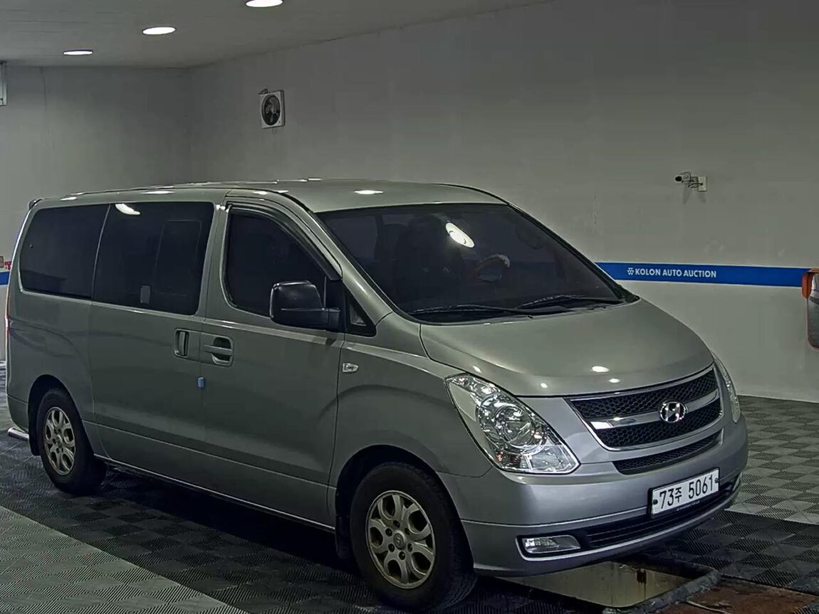 HYUNDAI GRAND STAREX 12-SEATER DIESEL CVX LUXURY 2015 - zdjęcie 3