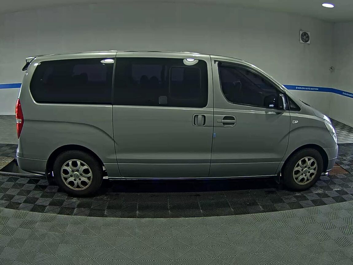 HYUNDAI GRAND STAREX 12-SEATER DIESEL CVX LUXURY 2015 - zdjęcie 4