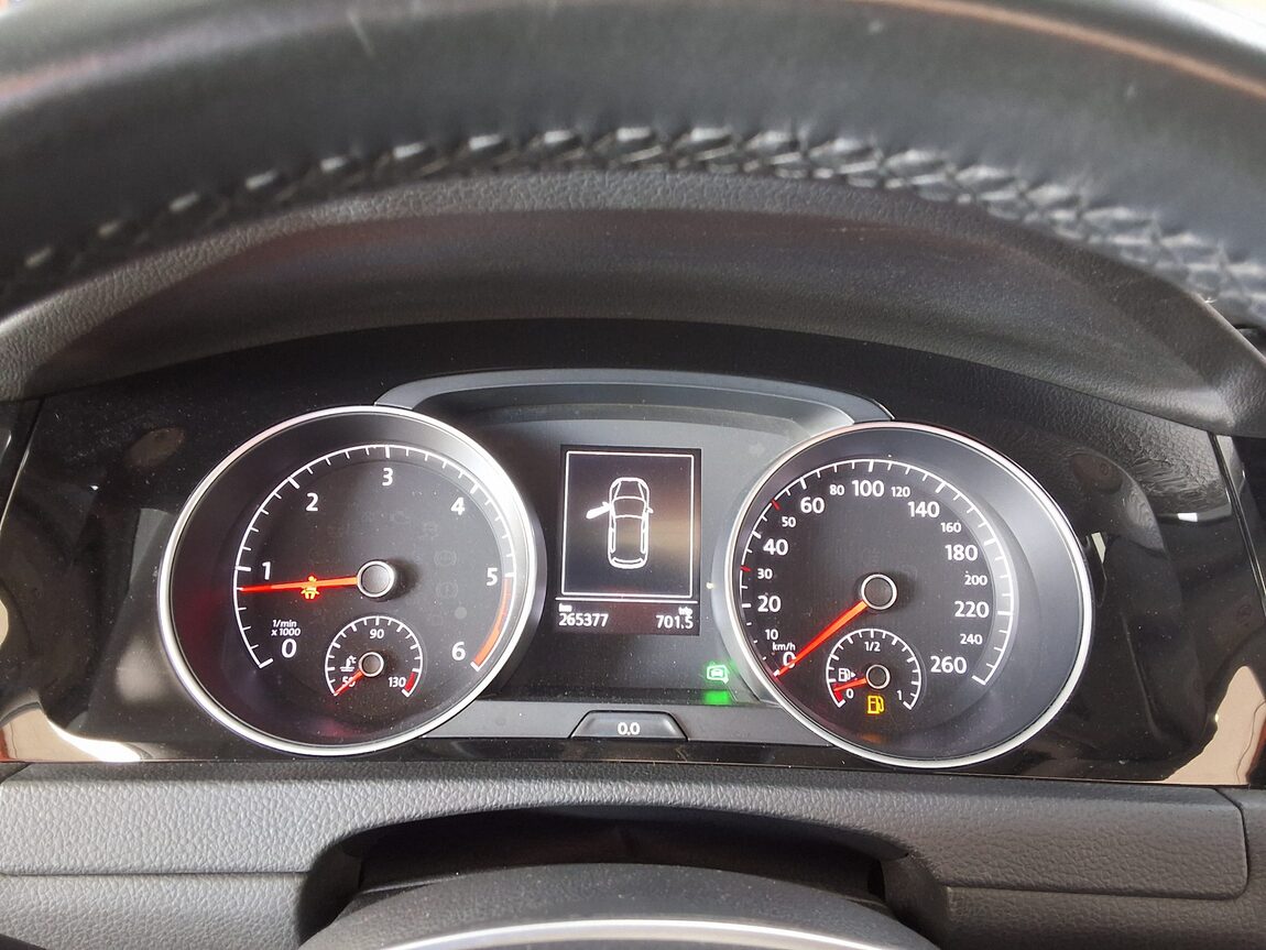 VOLKSWAGEN GOLF (7TH GEN) 2.0 TDI PREMIUM 2015 - zdjęcie 10