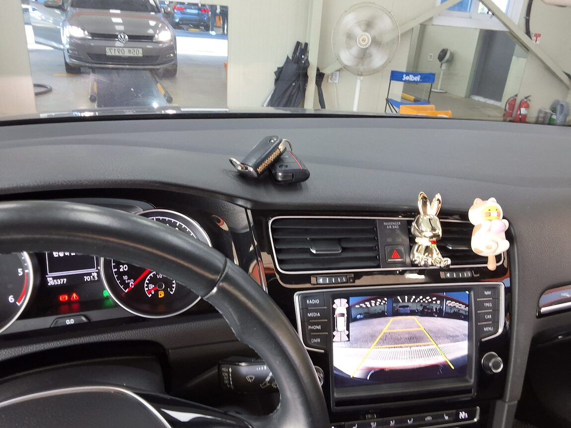 VOLKSWAGEN GOLF (7TH GEN) 2.0 TDI PREMIUM 2015 - zdjęcie 25