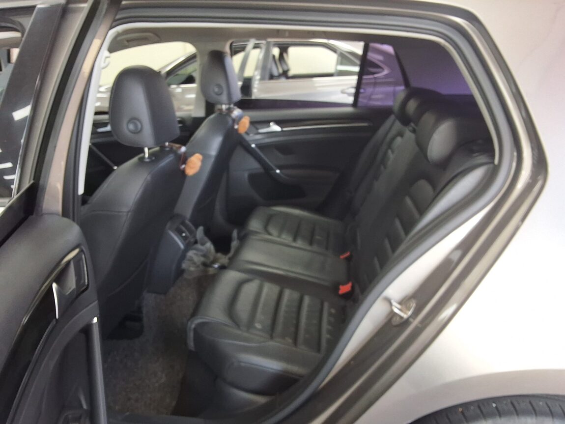 VOLKSWAGEN GOLF (7TH GEN) 2.0 TDI PREMIUM 2015 - zdjęcie 13