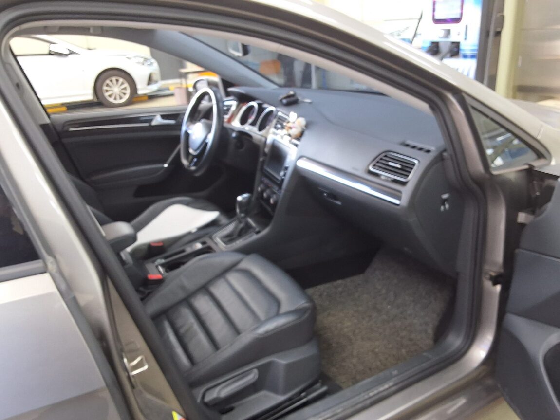 VOLKSWAGEN GOLF (7TH GEN) 2.0 TDI PREMIUM 2015 - zdjęcie 15