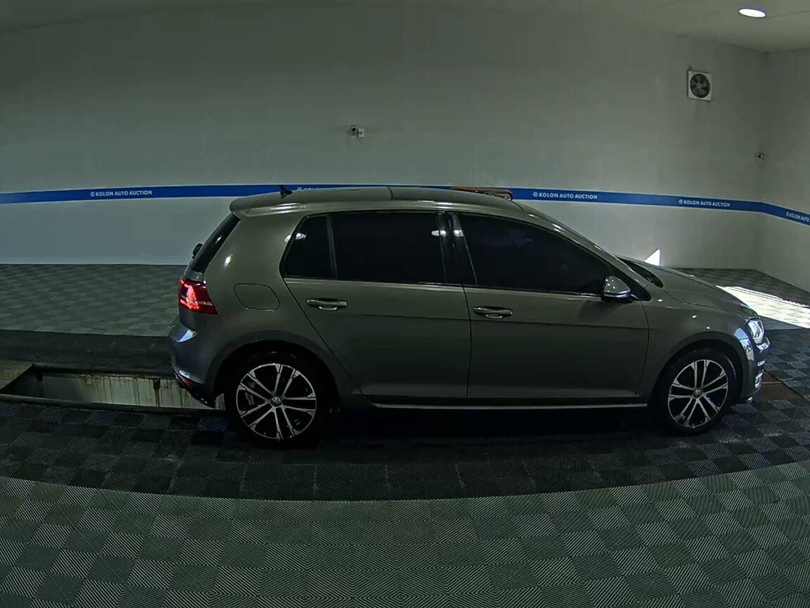 VOLKSWAGEN GOLF (7TH GEN) 2.0 TDI PREMIUM 2015 - zdjęcie 4