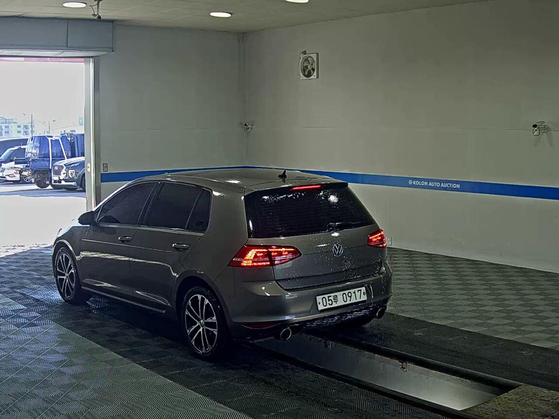 VOLKSWAGEN GOLF (7TH GEN) 2.0 TDI PREMIUM 2015 - zdjęcie 6