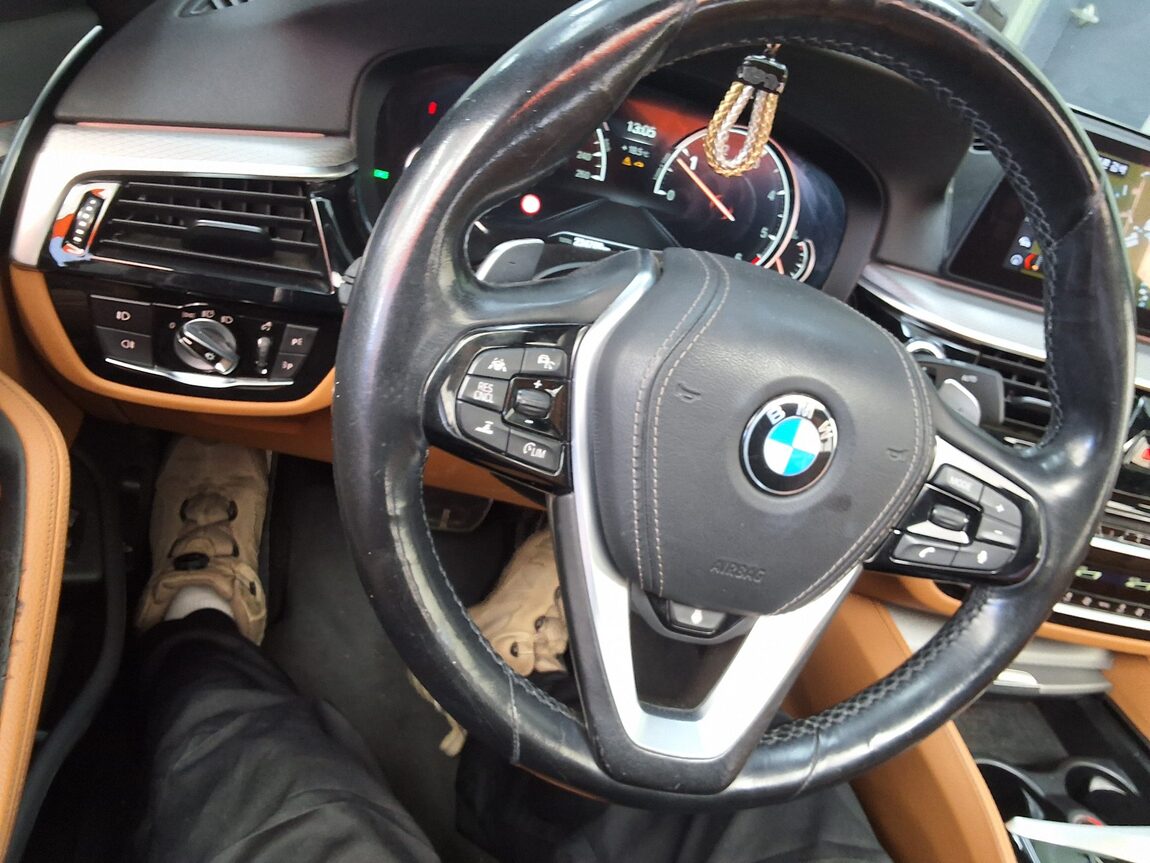 BMW 5 SERIES (7TH GEN) 520d xDRIVE M SPORT PACK 2018 - zdjęcie 23