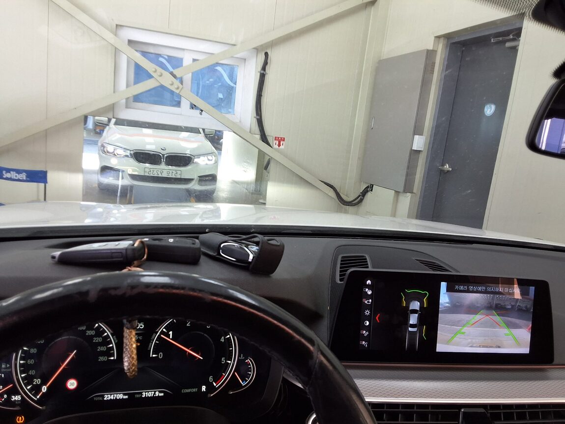 BMW 5 SERIES (7TH GEN) 520d xDRIVE M SPORT PACK 2018 - zdjęcie 25