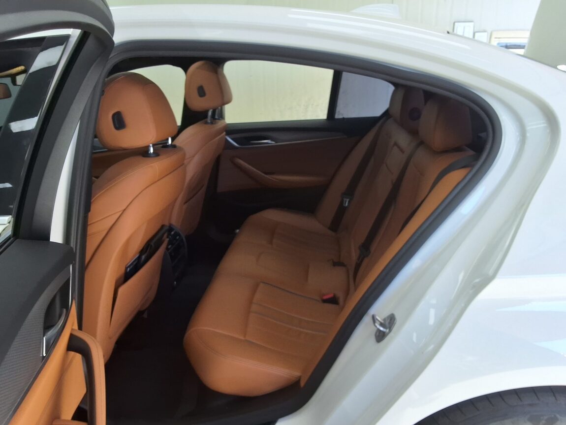 BMW 5 SERIES (7TH GEN) 520d xDRIVE M SPORT PACK 2018 - zdjęcie 13
