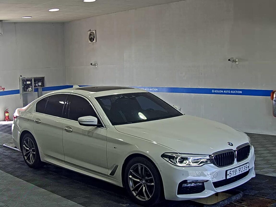 BMW 5 SERIES (7TH GEN) 520d xDRIVE M SPORT PACK 2018 - zdjęcie 3