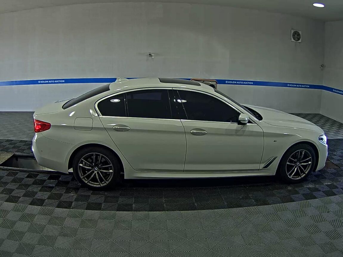 BMW 5 SERIES (7TH GEN) 520d xDRIVE M SPORT PACK 2018 - zdjęcie 4