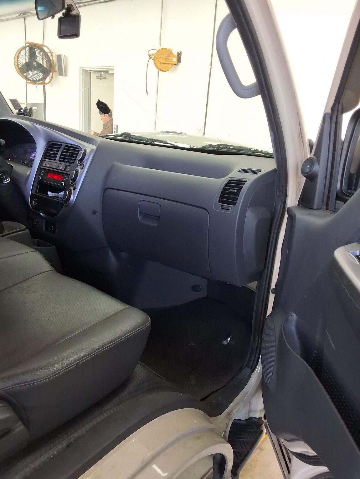 KIA BONGO III CARGO 1.2 TON KING CAB EXTRA LONG WHEELBASE 2017 - zdjęcie 12