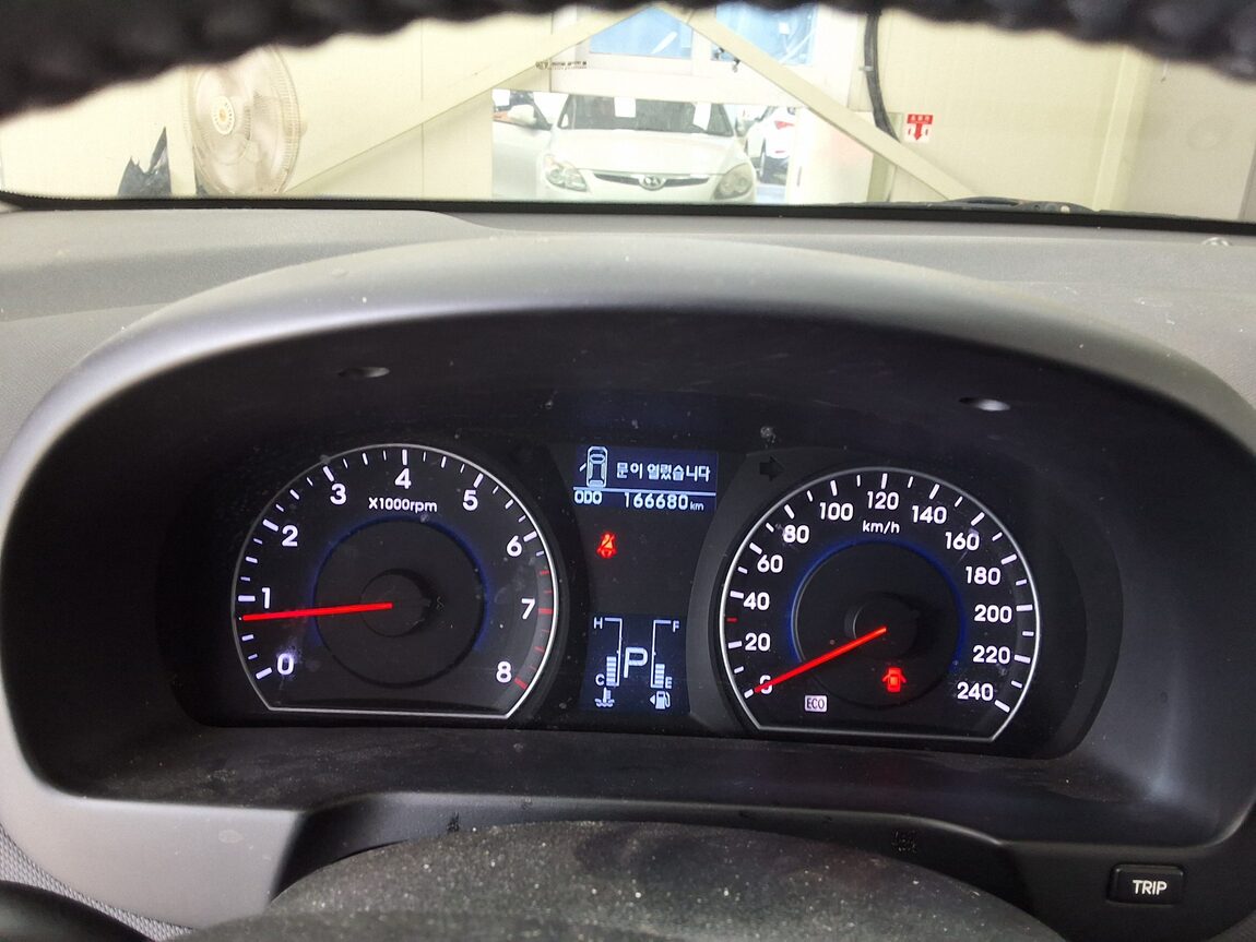 HYUNDAI i30 1.6 VVT LUXURY 2011 - zdjęcie 10