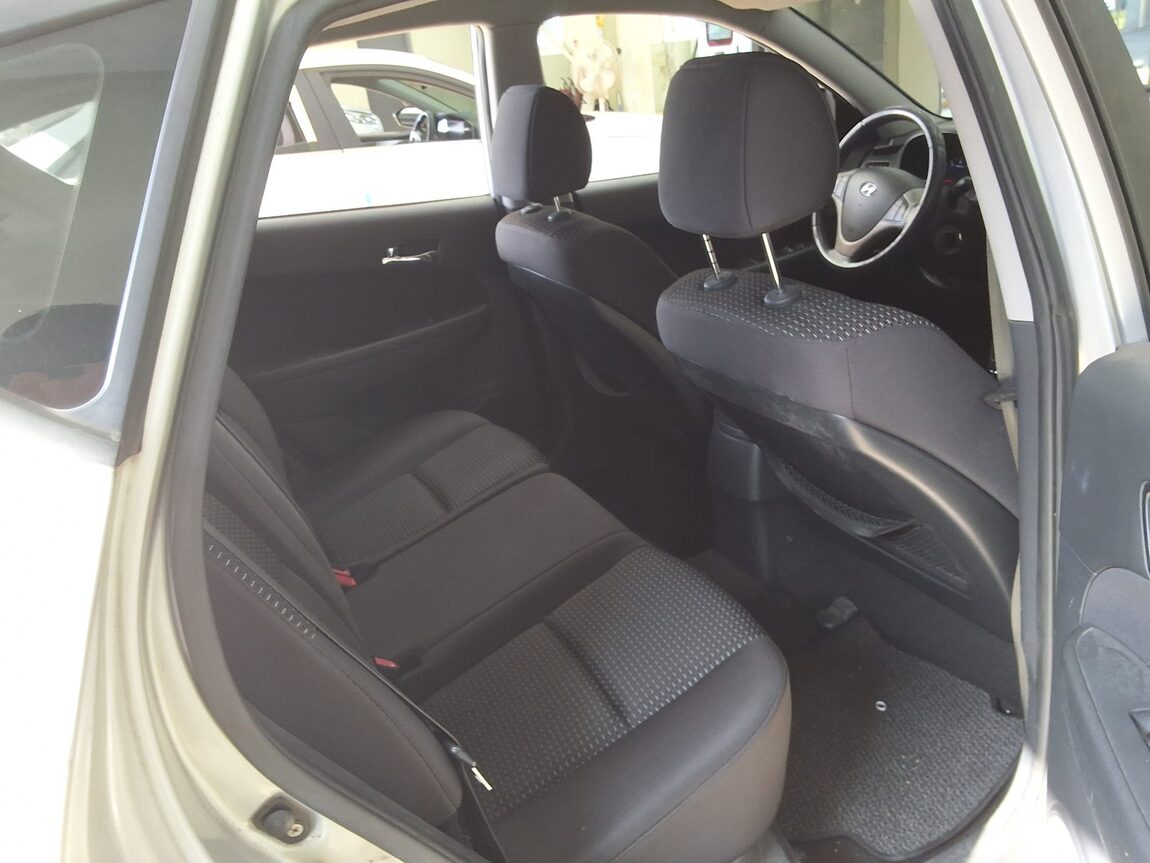 HYUNDAI i30 1.6 VVT LUXURY 2011 - zdjęcie 14
