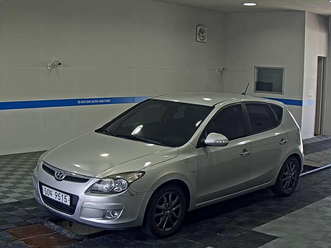HYUNDAI i30 1.6 VVT LUXURY 2011 - zdjęcie 2