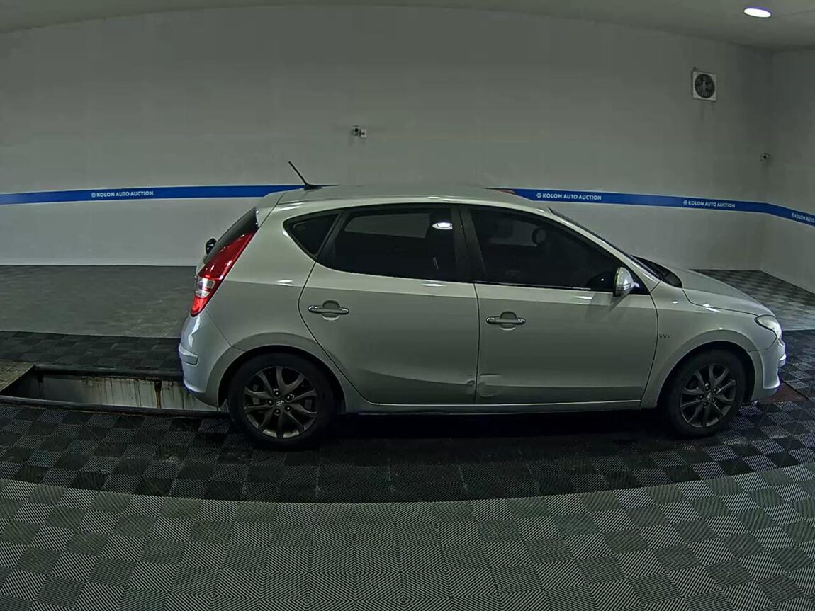 HYUNDAI i30 1.6 VVT LUXURY 2011 - zdjęcie 4