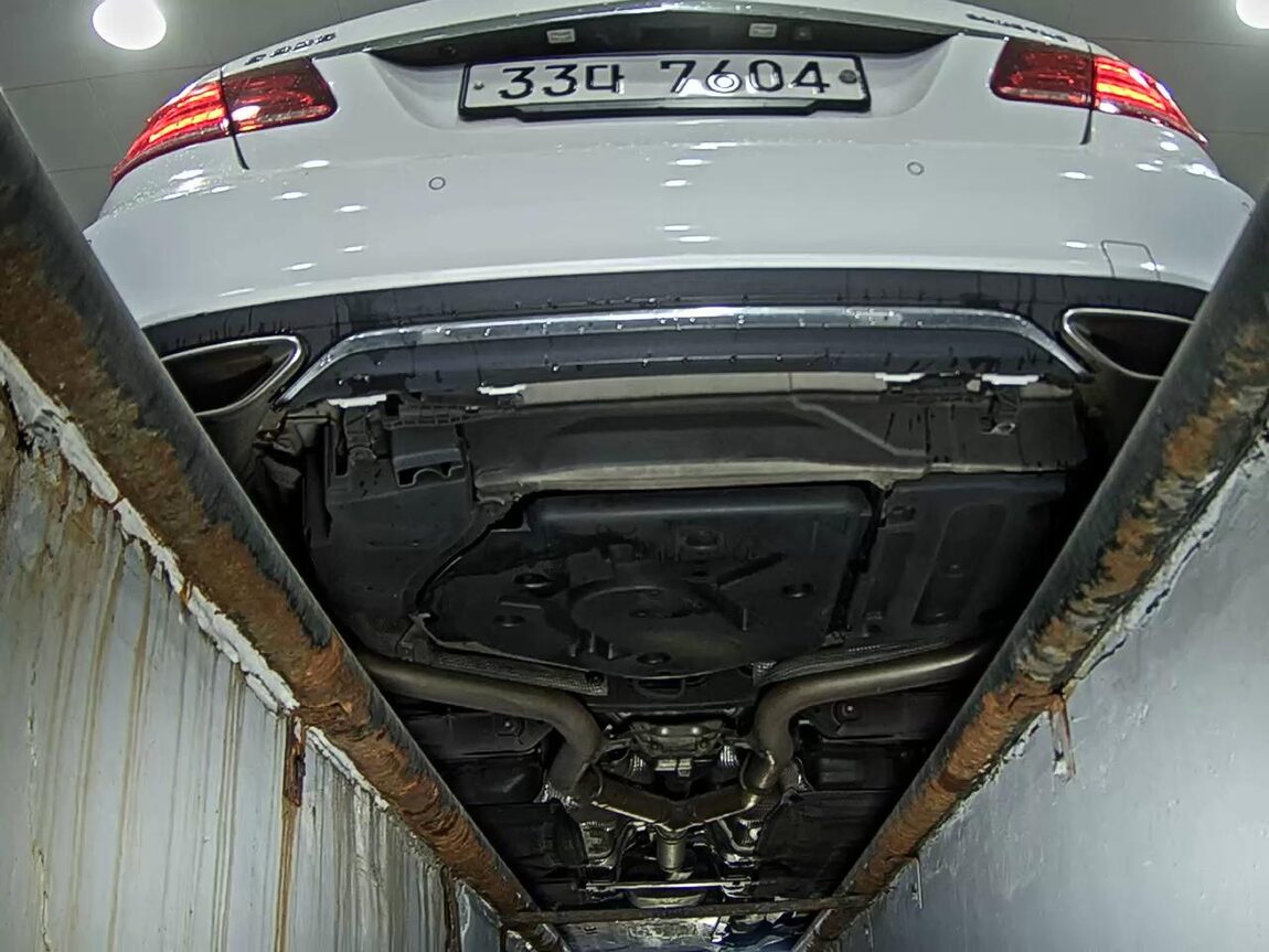 MERCEDES-BENZ E-CLASS (4TH GEN) E220 CDI BLUETEC AVANTGARDE 2016 - zdjęcie 8
