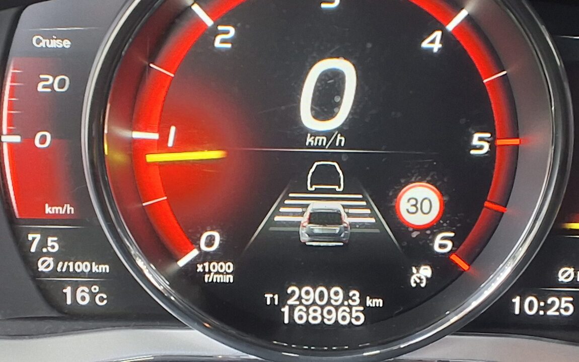 VOLVO XC60 (1ST GEN) D4 SUMMUM 2017 - zdjęcie 21