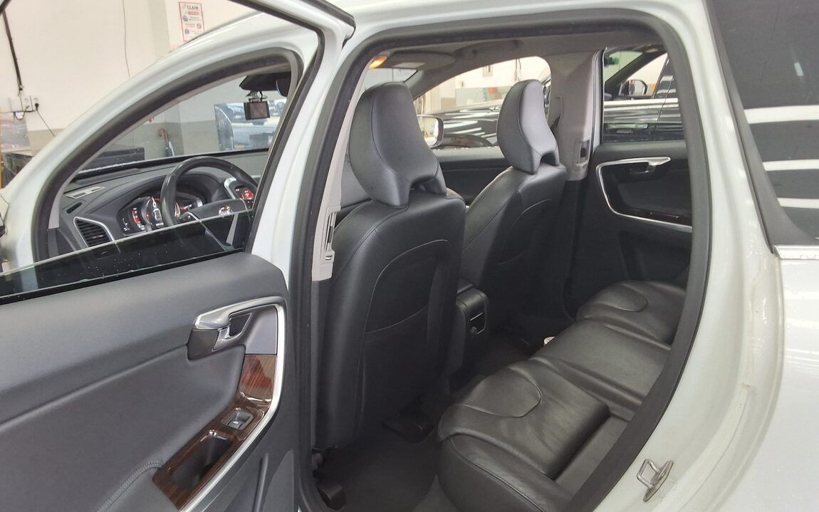 VOLVO XC60 (1ST GEN) D4 SUMMUM 2017 - zdjęcie 12